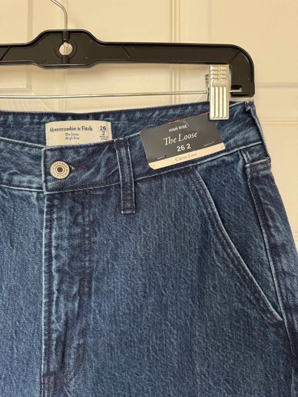 Abercrombie & Fitch High-Rise Loose Jeans in Blue Denim - Picture 3 of 4